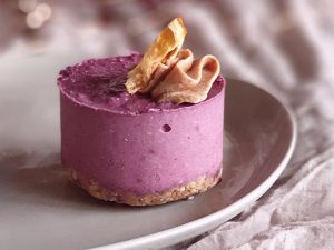 blackcurrant kaffir lime cheesecake