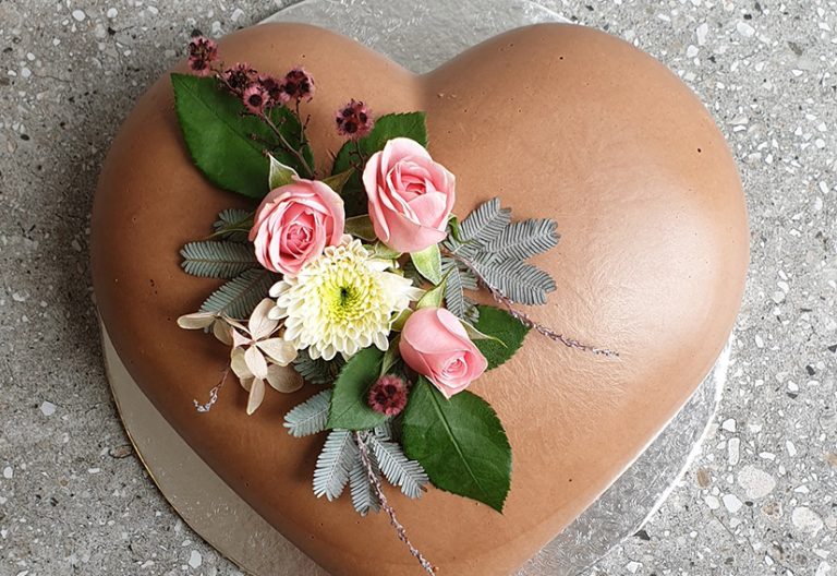 chocolate hazelnut mousse love heart cake