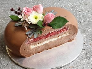 chocolate hazelnut mousse love heart cake