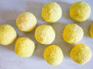 Lemon bliss balls