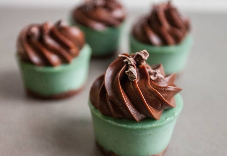 Mini chocolate peppermint cream cupsakes