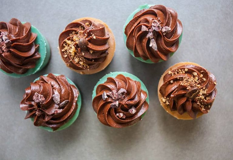 Mini chocolate peppermint cream cups