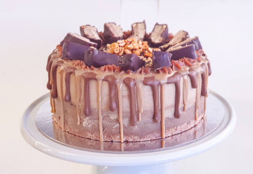 Snickers cake