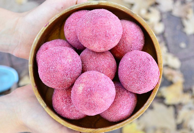 Vanilla berry balls