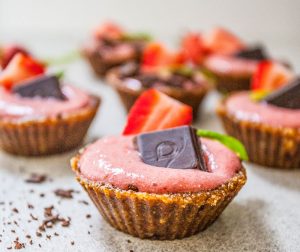 Strawberry cream mini tarts