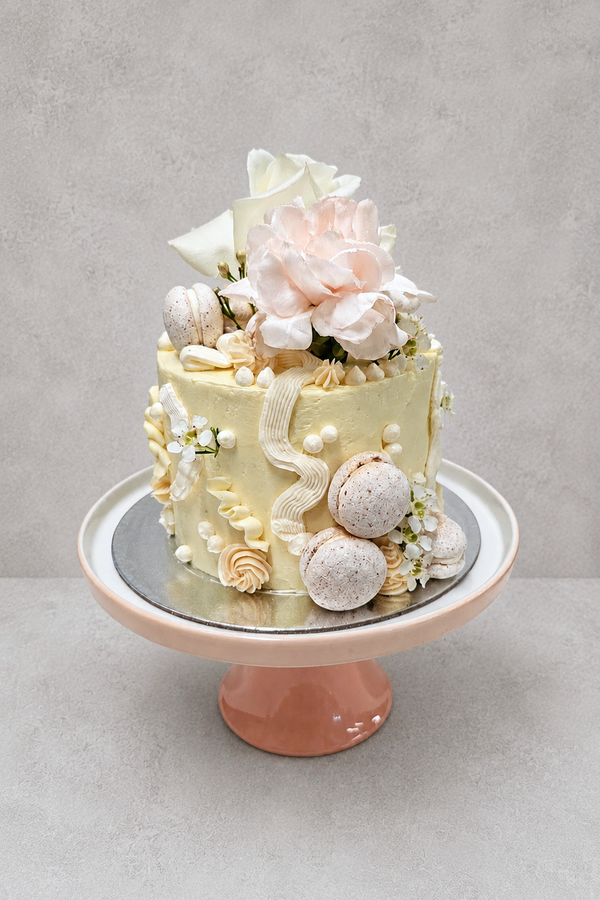 Whimsical Flowers Macarons 4×2