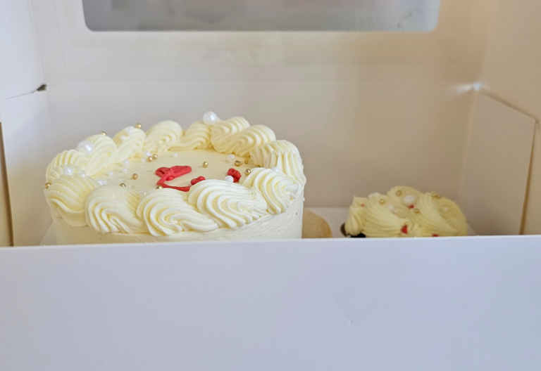 Valentines cake gift box