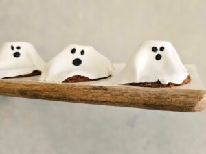 Spooky Sweet Halloween Ghost Cookies